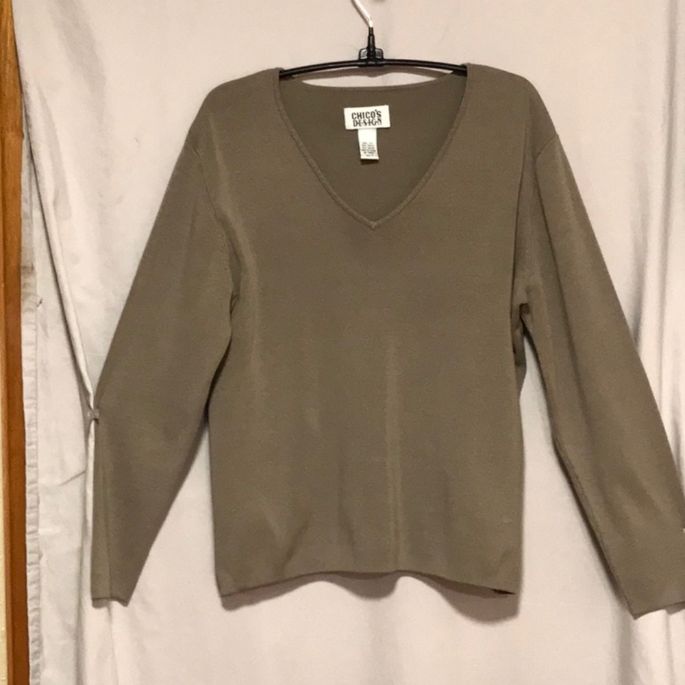 Chicos warm Khaki tan V-neck Sweater Size 1/M/8